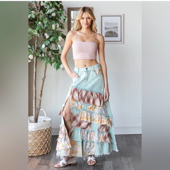 Oli & Hali Dresses & Skirts - Oli & Hali Mint Plaid Floral Patchwork Ruffle
Denim Maxi Skirt size Medium